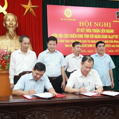 Hội Cựu chiến binh tỉnh và ngân hàng NN &PTNT tỉnh Ninh Bình  tổ chức Ký kết thực hiện chính sách tín dụng